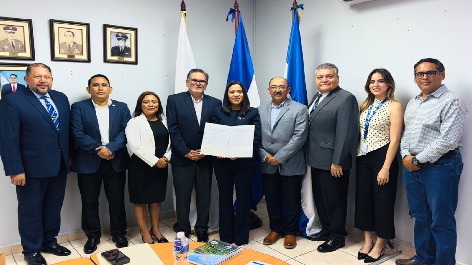 AHAC entrega Certificado Operativo a Standard Fruit Company para realizar operaciones aéreas de fumigación agrícola